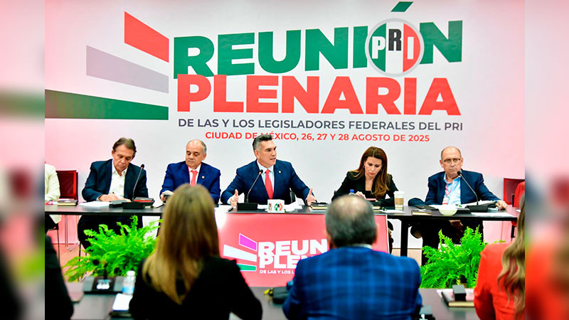 Llama Alejandro Moreno a diputados y senadores a defender sin miedo a México y a las familias mexicanas  