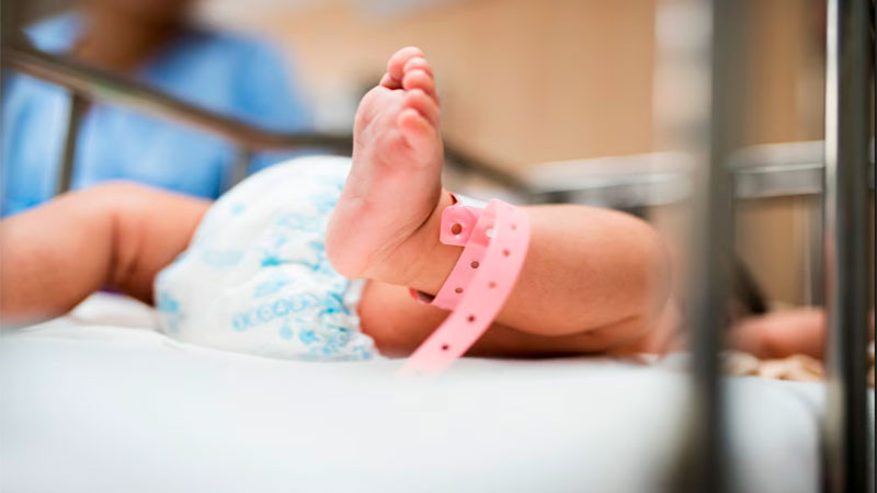Reporta el IMSS Bienestar que el estado de salud de uno de los dos bebés rescatados en CDMX es delicado  
