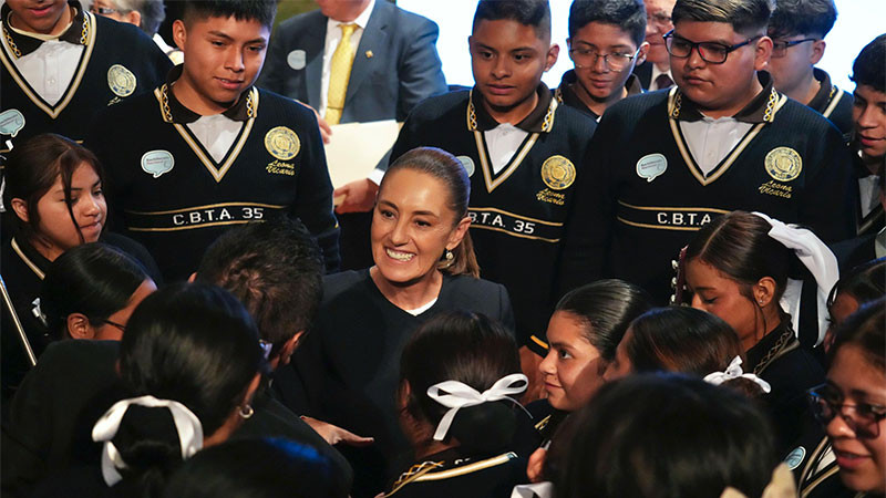 Encabeza Claudia Sheinbaum la ceremonia del Primer Ciclo Escolar del Bachillerato Nacional de la Nueva Escuela Mexicana 