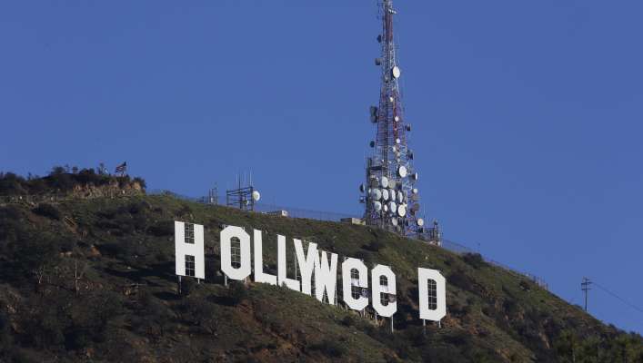 Hombre cambia letrero de Hollywood  por ‘Hollyweed’  