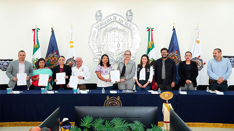 Recibe UMSNH a comunidades de pueblos originarios y hacen equipo para rescatar el Lago de Pátzcuaro  