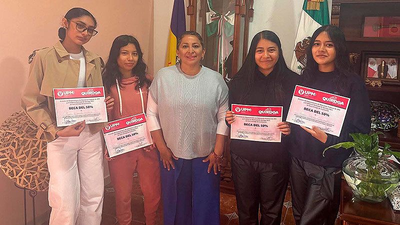 Gobierno de Quiroga entrega becas del 50% a jóvenes universitarios 