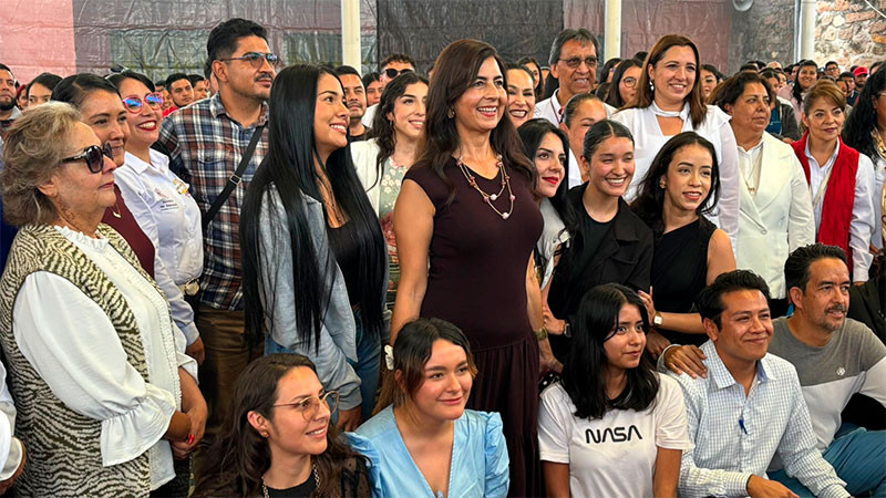 Podrían cesar a 200 docentes por cambios irregulares de centro de trabajo, adelanta Gaby Molina 