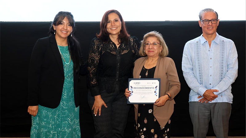 Reconocen a Investigadoras e Investigadores Eméritos de Querétaro 