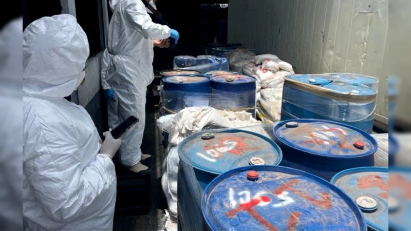 FGR destruye más de 290 mil pastillas de mortal estupefaciente y toneladas de precursores químicos en Sinaloa 