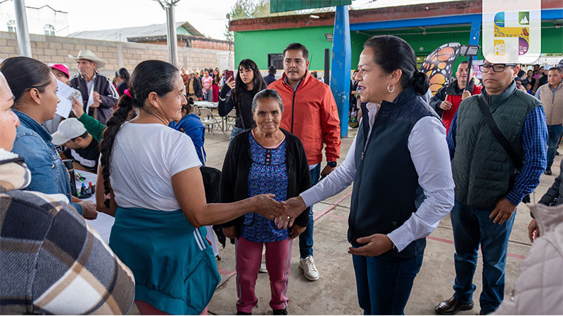 Presidenta Municipal acerca los servicios del Ayuntamiento a la Tenencia de Morelos 