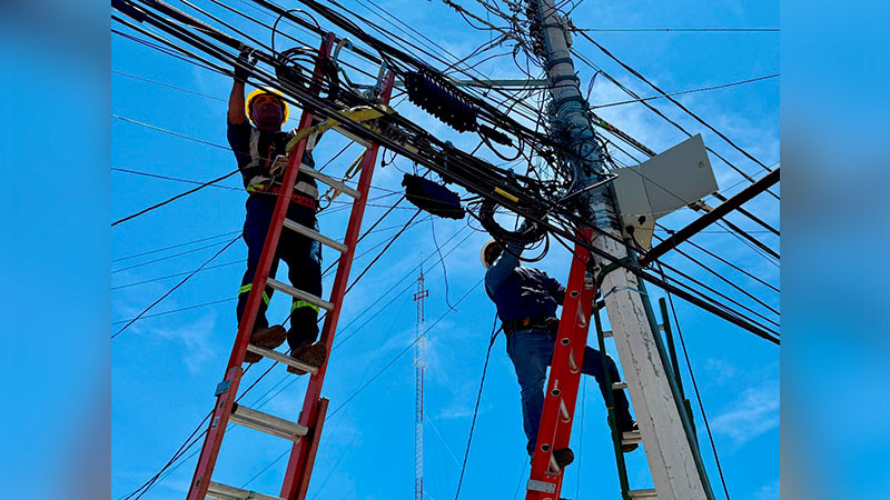 Retiran de la vía pública al menos 14.7 toneladas de cableado en desuso en Querétaro  