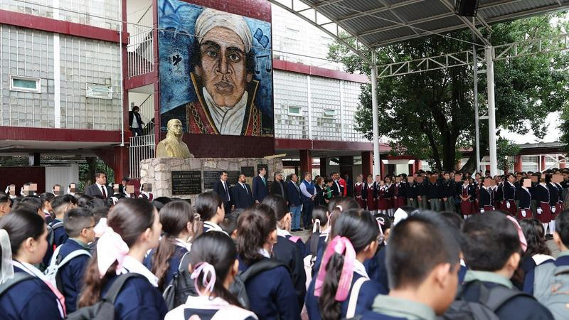 Encabeza Alfonso Martínez arranque de ciclo escolar en la Escuela Secundaria Federal no. 1 de Morelia 