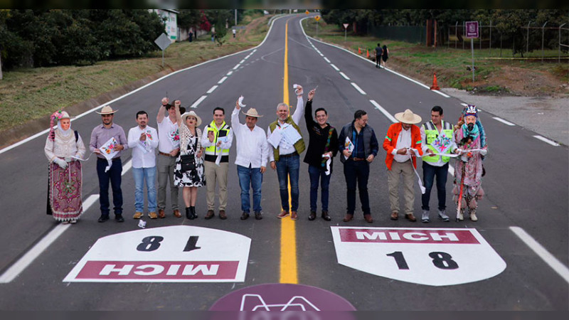 Rehabilitación carretera Uruapan-San Juan Nuevo-Tancítaro-Copetiro fortalece economía regional: Bedolla 
