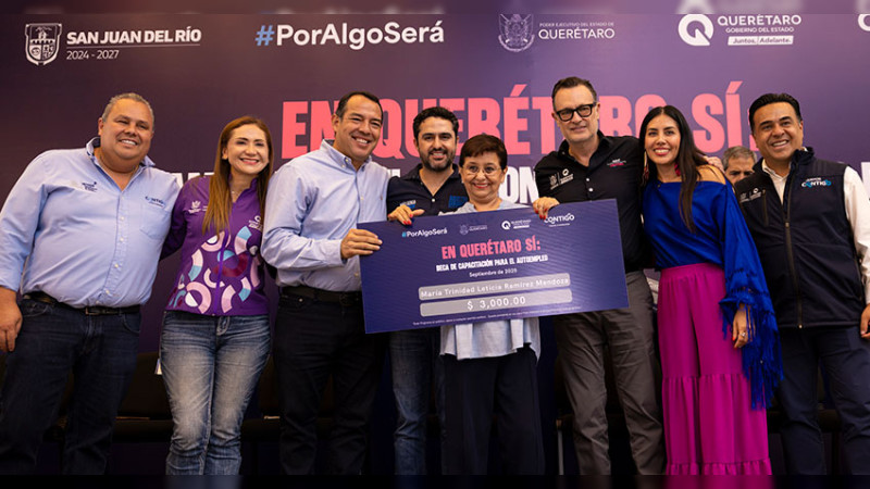 Acude Mauricio Kuri a clausura de Cursos para el Autoempleo en el municipio de San Juan del Río 