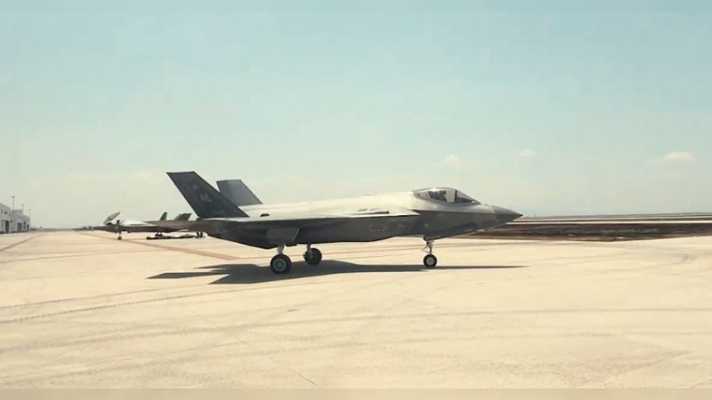 Envía EU 10 aviones de combate a Puerto Rico, para sumar más presión a Venezuela 