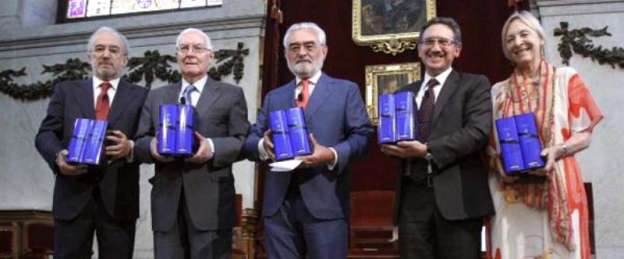 Presentan Don Quijote de la Mancha de la Biblioteca Clásica de la RAE - Foto 1 
