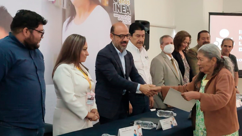 INEA busca reducir el rezago educativo en Michoacán: 223 mil personas no saben leer ni escribir 