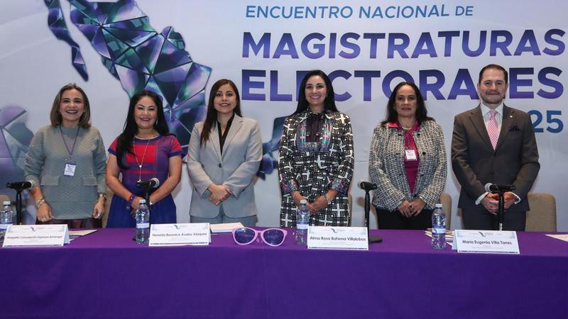 Alma Rosa Bahena Villalobos, presidenta del TEEMICH, participa en mesa del Encuentro Nacional de Magistraturas Electorales 