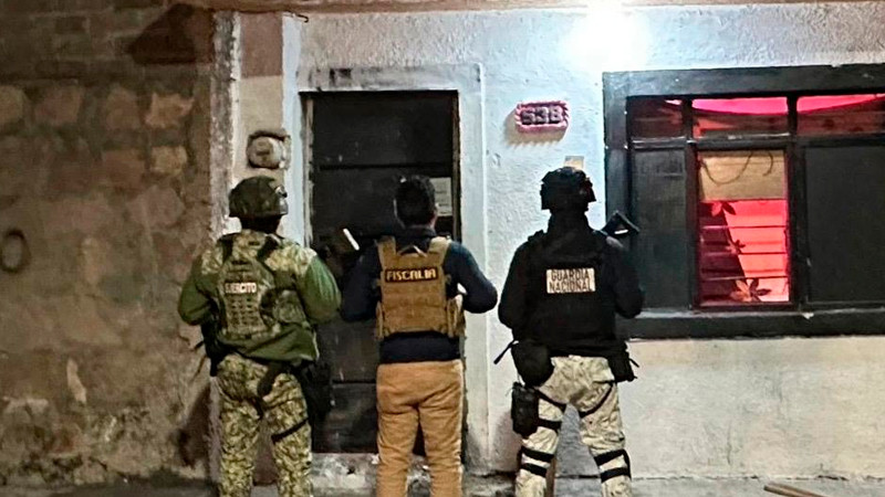 Ejecuta FGE cuatro cateos en Morelia; asegura 3 mil 500 dosis de narcótico y detiene a cuatro personas 