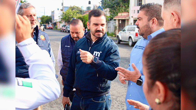 Yankel Benítez encabeza operativo de ordenamiento comercial en la colonia Mariano Michelena 