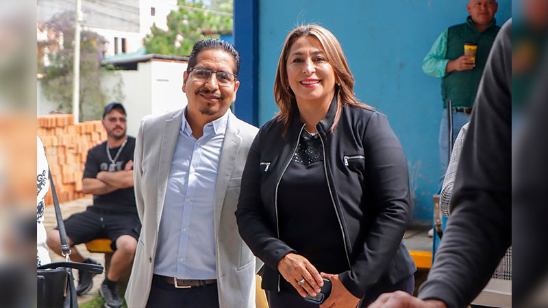 Alma Mireya González llama a la juventud a seguir estudiando en el arranque del ciclo escolar 2025–2026 en el COBAEM Quiroga 