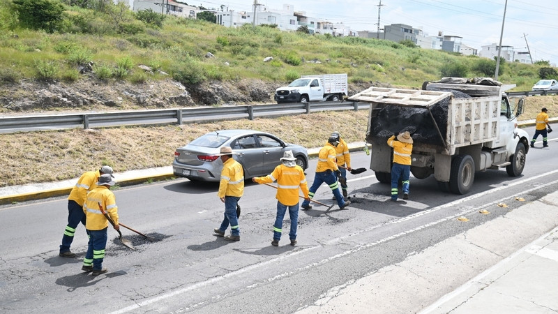 CEI realiza mantenimiento del Libramiento Sur Poniente de Querétaro  
