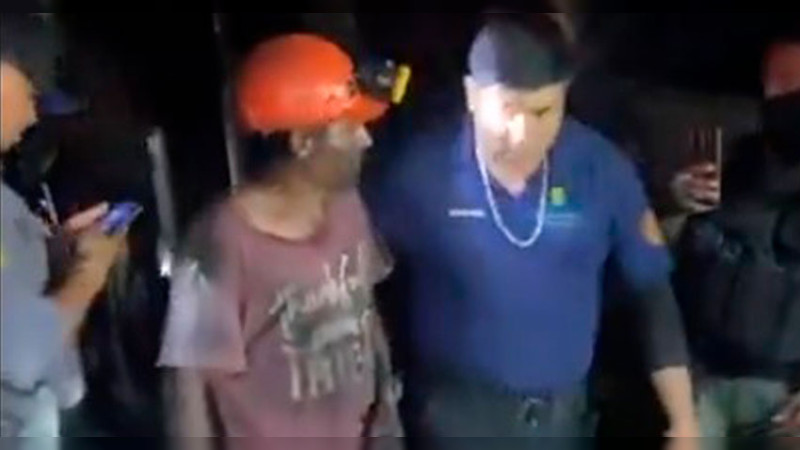 Rescatan a 8 mineros que quedaron atrapados en una mina de Sabinas, Coahuila 