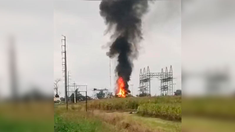 Se incendia subestación de CFE en Maravatío, Michoacán, medio municipio sin energía eléctrica  