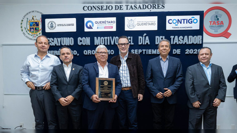 Distingue Mauricio Kuri a integrantes del Consejo de Tasadores del Estado de Querétaro 