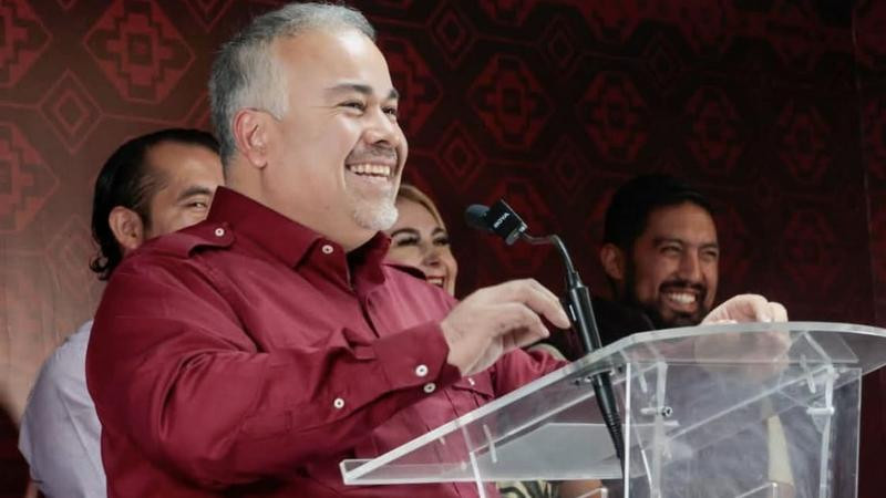 Jesús Mora reta al PAN a mostrar encuestas que avalen su crecimiento y acusa al PRI de armar show mediático 