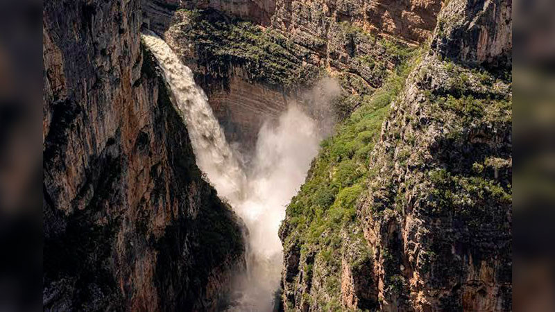 Mañana cierran compuertas de presa Zimapán, concluyen desfogue controlado  