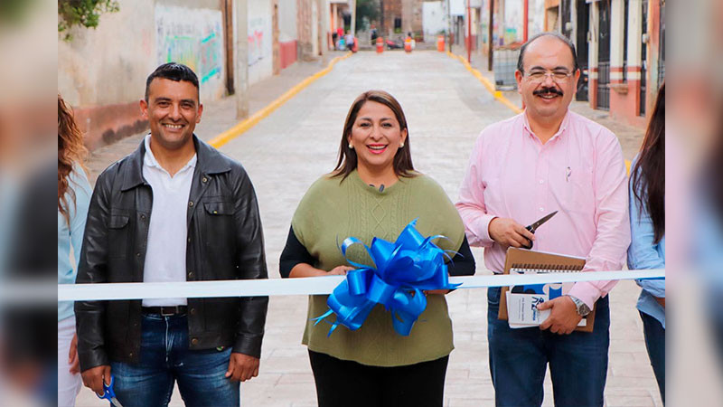 Entrega Gobierno de Quiroga rehabilitación integral de calle con más de un millón de pesos de inversión 