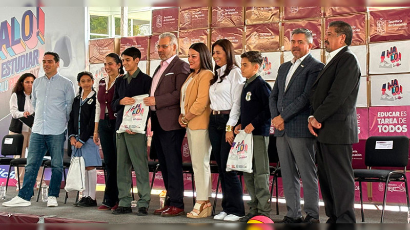 Gobierno de Michoacán entregará más de 200 mil tenis a estudiantes de secundarias: Bedolla 