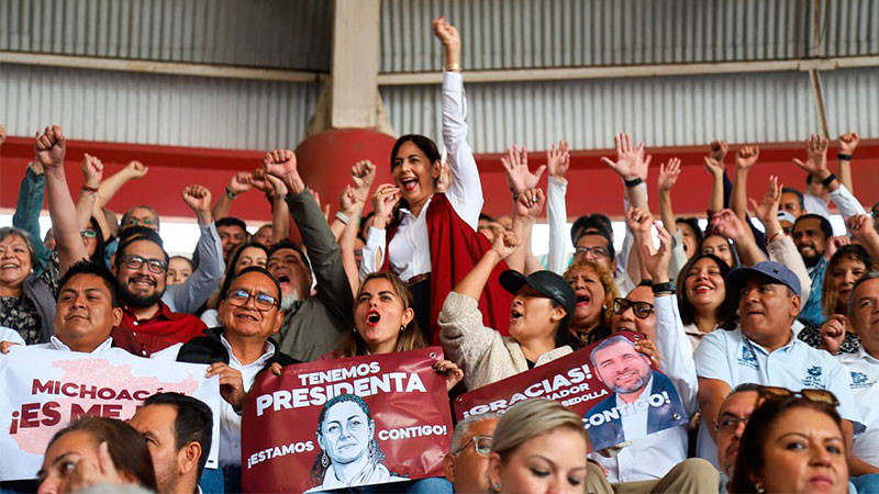Gaby Molina agradeció el apoyo a la educación con becas para miles de michoacanos 