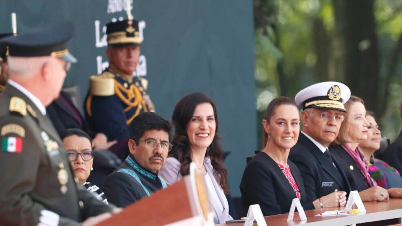 Kenia López celebra presencia del Poder Legislativo en ceremonia en honor a Niños Héroes 