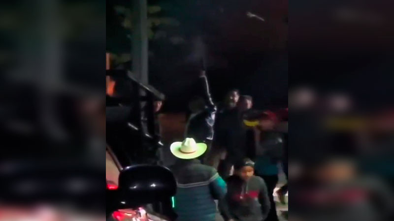 Critican a alcalde de Veracruz luego de que realizara disparos al aire durante el Grito de Independencia 