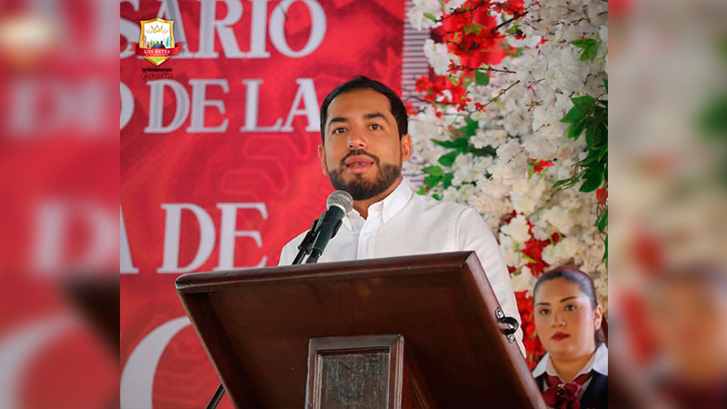 Humberto Jiménez llama a la unidad y la paz en el CCXV Aniversario de la Independencia de México 