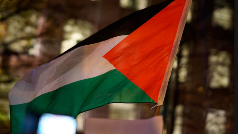 “La bandera no pasa”; Seguridad del estadio del Real Madrid niega acceso a pancartas y banderas pro palestina previo a juego de Champions League 