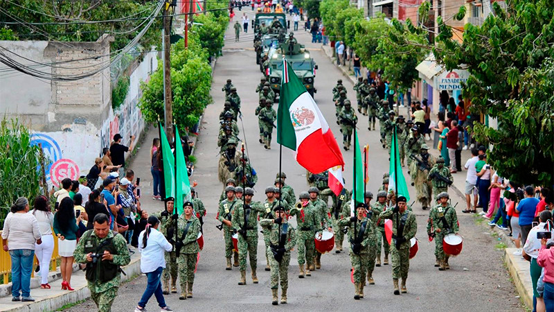 Queréndaro hace historia con su primer Desfile Cívico-Militar y un mensaje de paz 