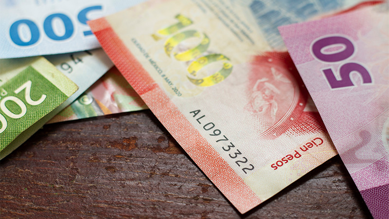 Peso mexicano gana terreno: reacción inmediata al recorte de tasa de la Fed 