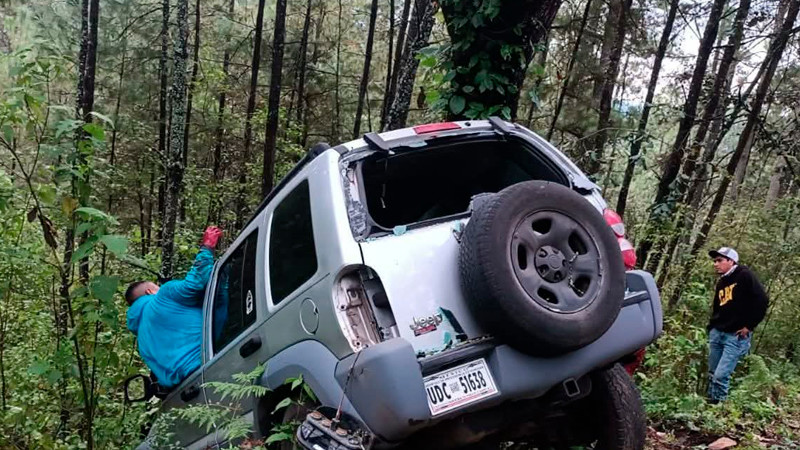 Salvador Escalante: fallecen dos jóvenes en accidente automovilístico  
