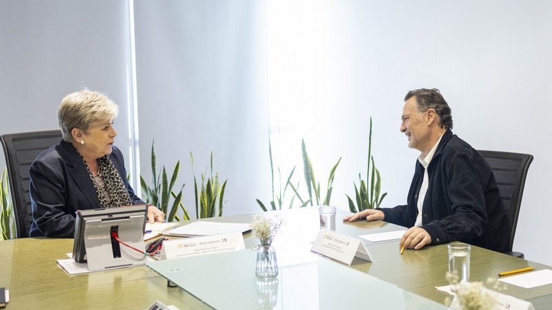 Revisa Mauricio Kuri temas de agenda ambiental con titular de la SEMARNAT 