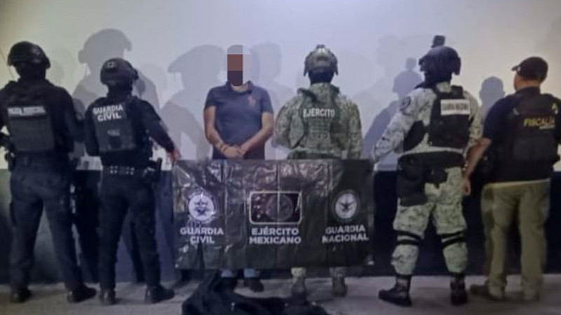 Operación Apatzingán: Aprehenden a un sujeto en posesión de un arsenal 