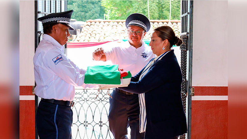 Encabeza Alma Mireya González izamiento de Bandera y simulacro nacional en honor a las víctimas de los sismos 