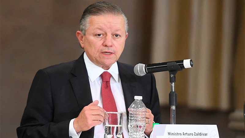 Sale expresidente de la Corte Arturo Zaldívar a defender la Ley de Amparo de Sheinbaum; le manda dedicatoria a Salinas Pliego 