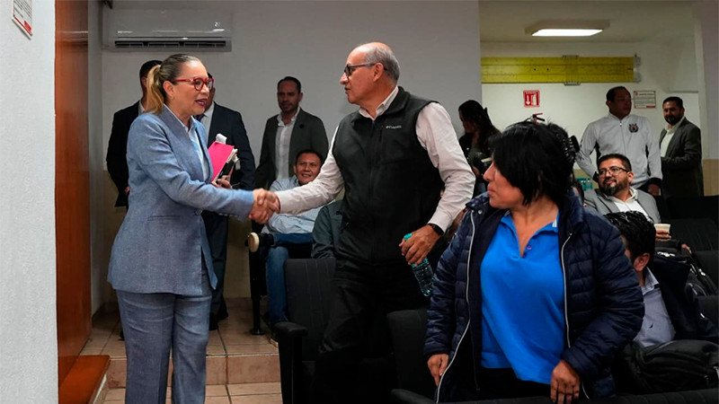 Tras 20 años de espera, se avanza en los Concursos de Oposición Interno definitivos de la UMSNH; Yarabí Ávila se reúne con docentes  