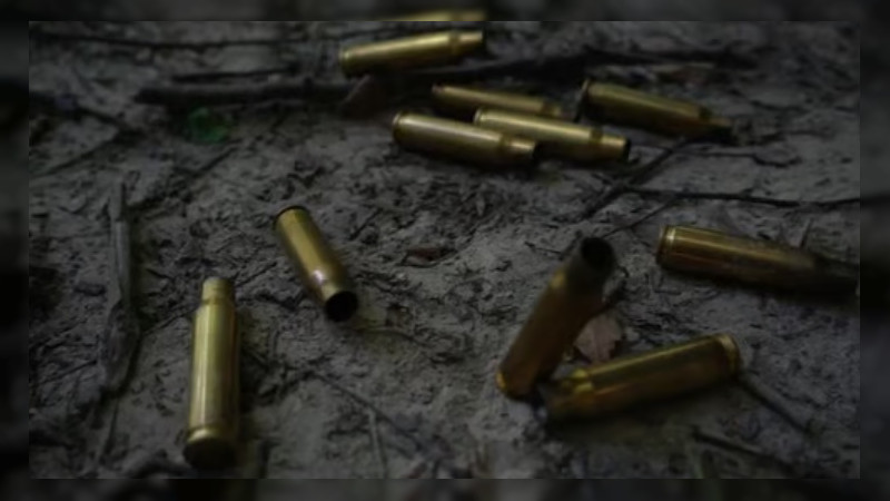 Balean a mujer policía en nuevo ataque contra municipales en Uruapan, Michoacán; Alcalde apenas celebraba captura de presuntos asesinos de otro policía 
