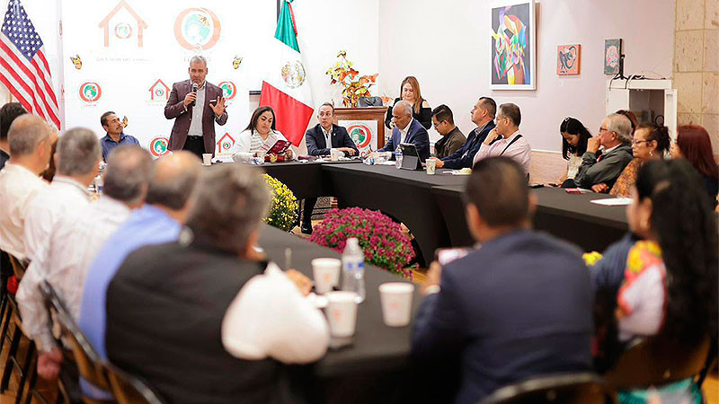 Bedolla escucha a migrantes y acuerda acciones de coordinación 