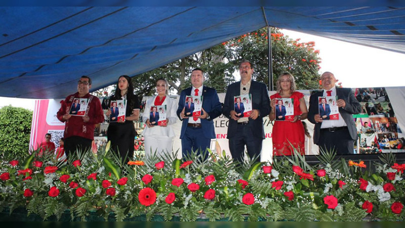 Vicente Gómez Núñez rinde su primer informe de labores legislativas 