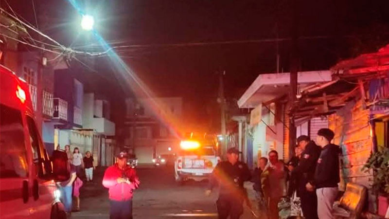 Encuentran cadáver encobijado en una vivienda de la colonia El Colorin Norte de Uruapan, Michoacán 
