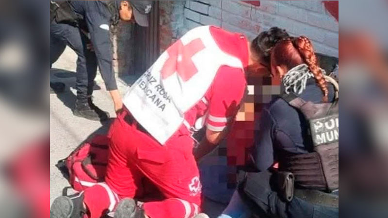 Mujer es atacada a balazos por su esposo en el Centro de Acámbaro 