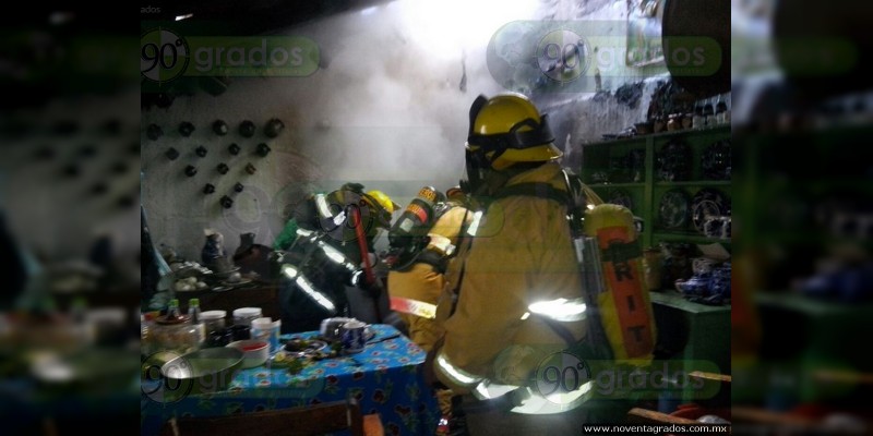 Bomberos de la ABEM atienden incendio en Zacapu; no hay heridos  - Foto 2 