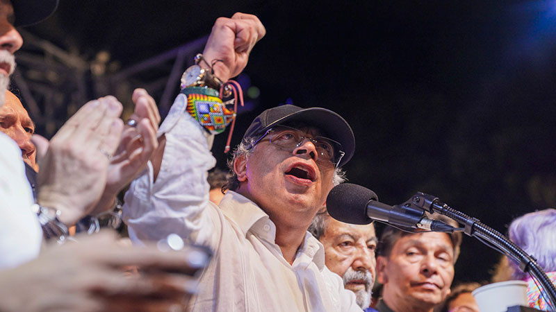 Petro denuncia que jóvenes mueren por misiles ordenados desde EE.UU. 