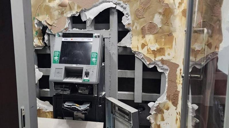 Amantes de lo ajento intentan robar cajero automático en Huandacareo, Michoacán; no les salió la jugada 